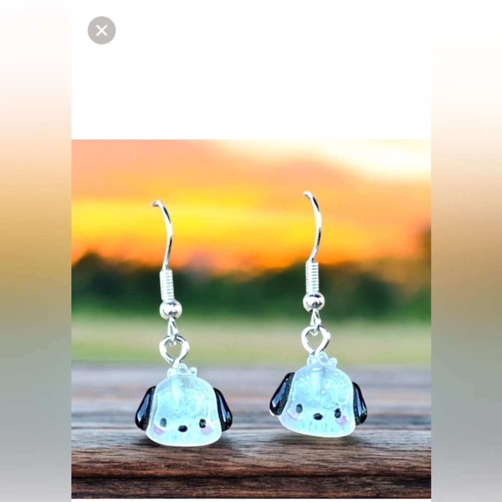 Hello Kitty Earrings - Picture 9 of 11